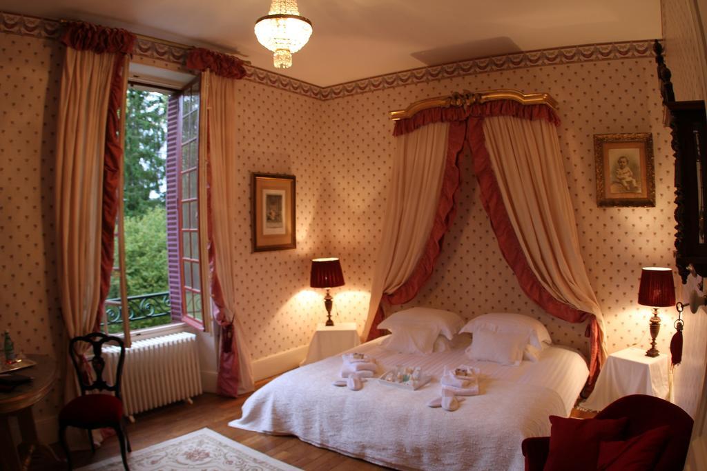 Chateau Du Breuil Bed and Breakfast Gevrolles Værelse billede