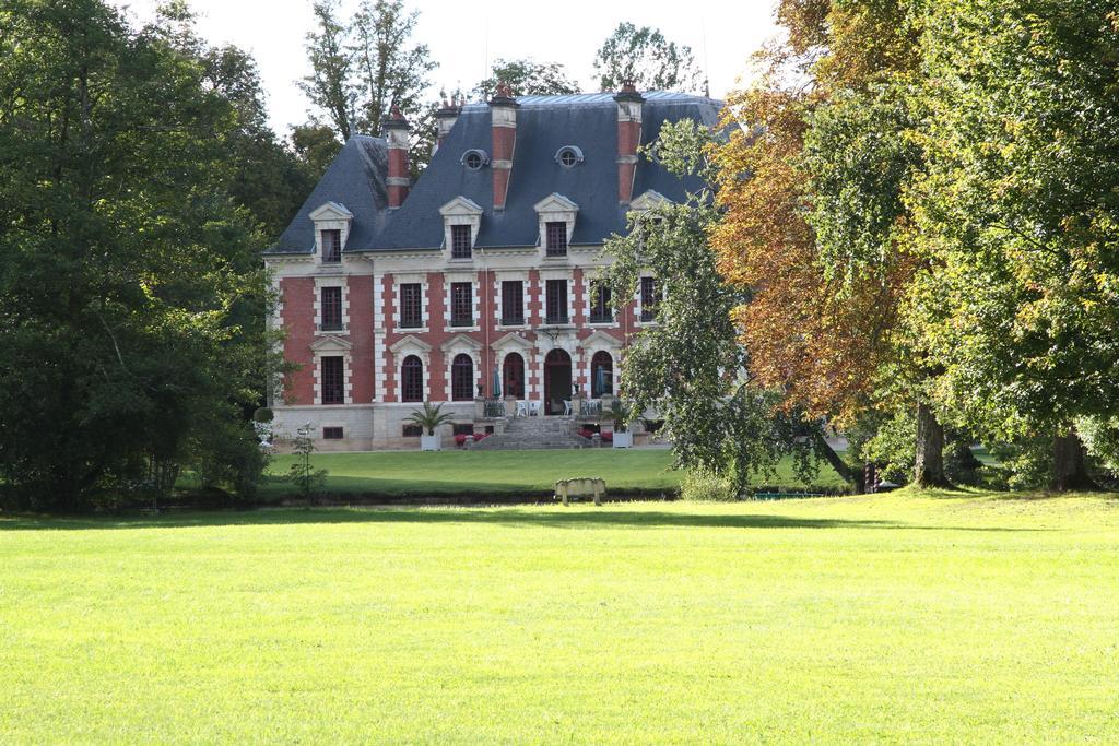 Chateau Du Breuil Bed and Breakfast Gevrolles Eksteriør billede